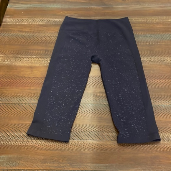 lululemon athletica Pants - Lululemon 🍋 Women’s Workout Capri’s Size 10